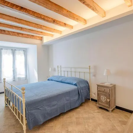 Amazing In With Wifi And 2 Bedrooms דירה