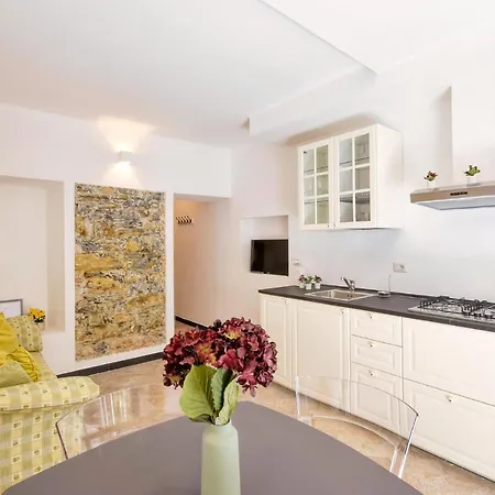 Amazing In With Wifi And 2 Bedrooms דירה ג'נובה
